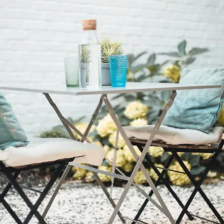 Bed & Breakfast The Street 4*