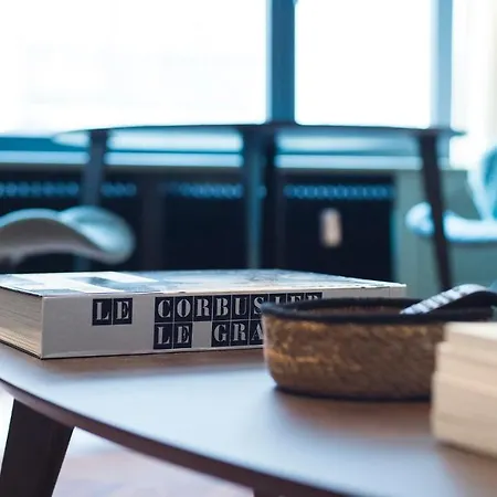 Bed & Breakfast The Street